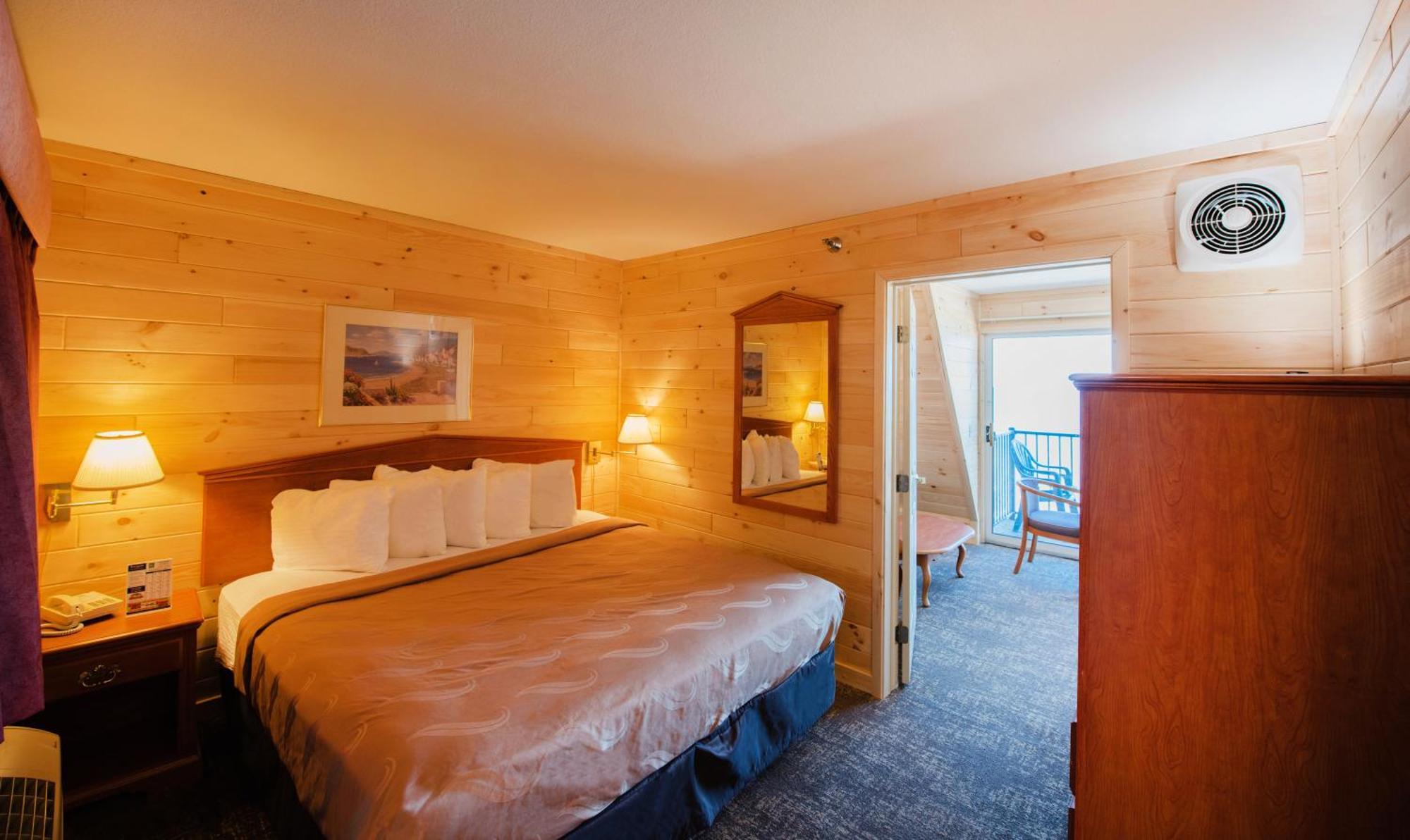 Quality Inn & Suites Mackinaw City Beachfront Buitenkant foto